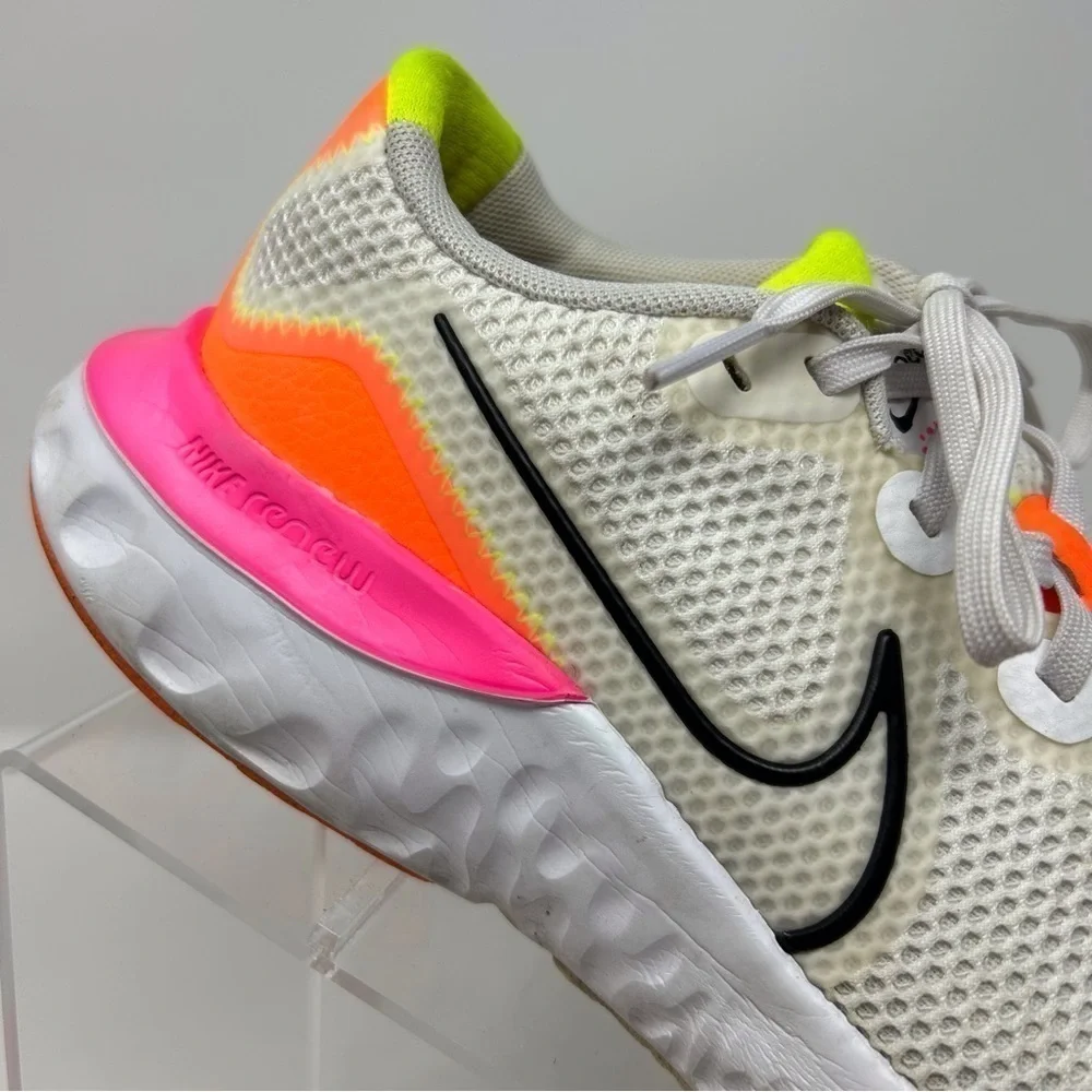 Nike Renew Run Platinum Pink Blast Lace Up Athletic Sneakers Size 6.5 Y (EU 39)
